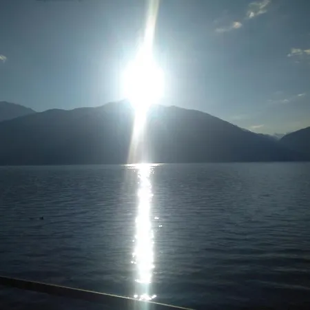 Como Lake Colorful *